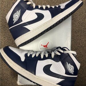 Jordan 1 Mid  Men's White Metallic Gold Obsidian- High-Top Sneakers